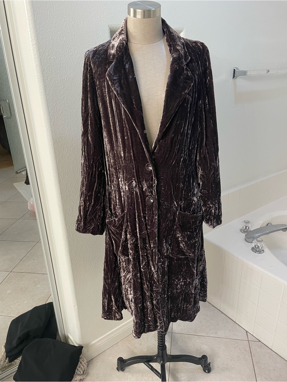 J Jill crushed Velvet Long Button-Front Robe Coat brown purple color